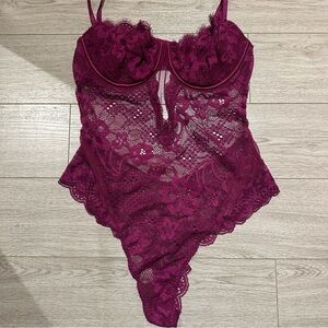 VICTORIA’S SECRET Lace Cut Out